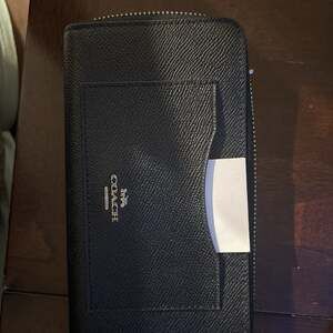 Coach Accordion Zip Wallet in Black Crossgrain Leather